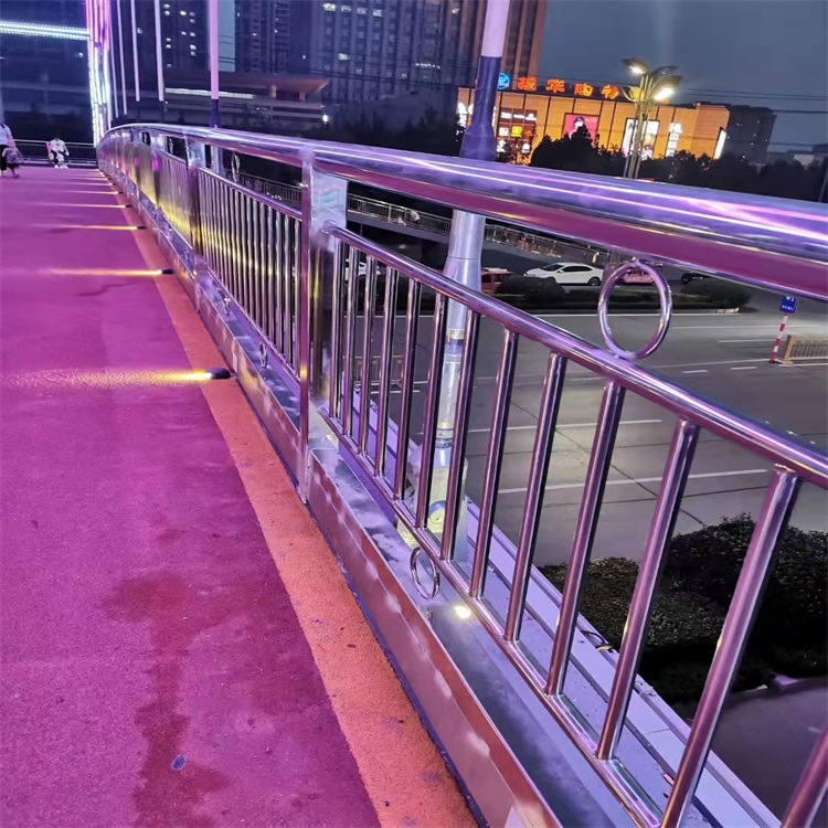 燈光防撞護(hù)欄 燈光防撞護(hù)欄